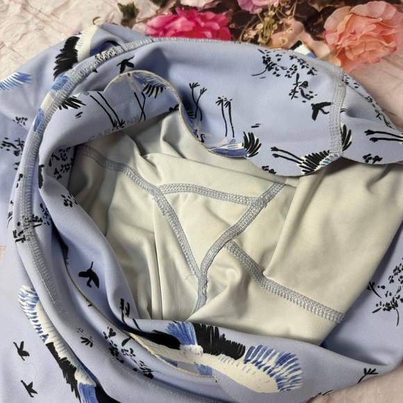 Carbon 38 Floral Crane Print Leggings size M - Picture 6 of 9